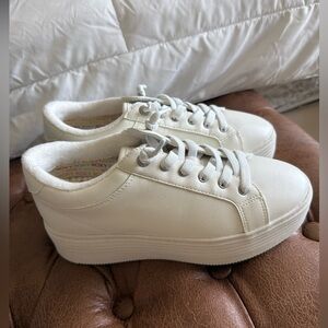 Roxy Cream Platform Lace-Up Sneakers